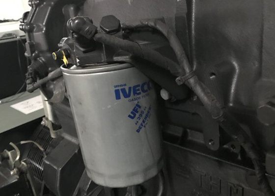 400kva 320kwイヴェコのディーゼル発電機極度の無声75dB ComApのコントローラー